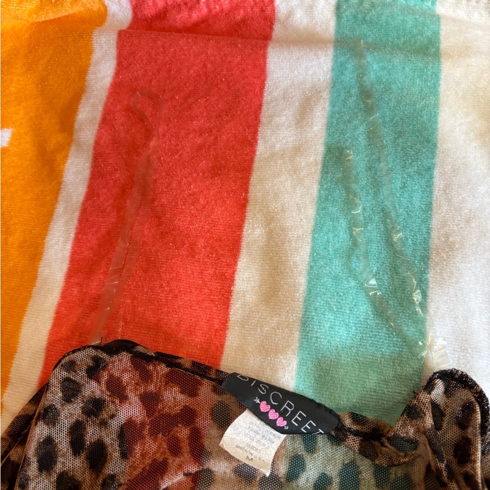 Discreet Leopard Print Kimono - Brown & Black - Picture 14 of 14